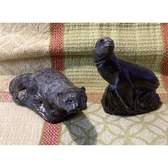 Wolf Original Handmade Soapstone 2 Seal & Otter Sculptures Figurine Made Canada - Picture 1 of 16